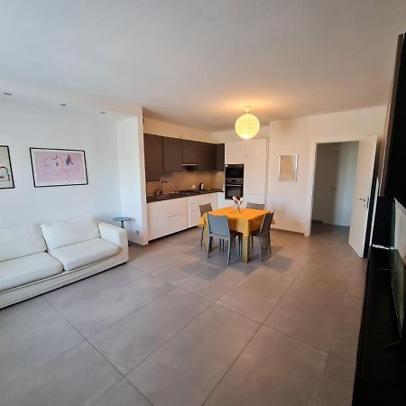 Caky'S House Apartment Desenzano del Garda Luaran gambar