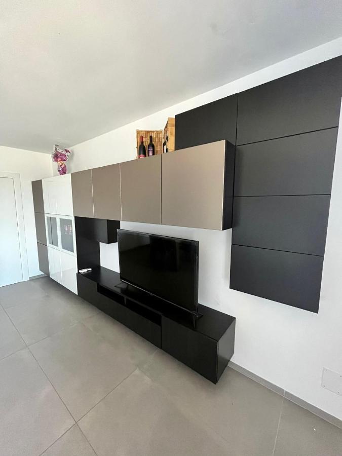 Caky'S House Apartment Desenzano del Garda Luaran gambar