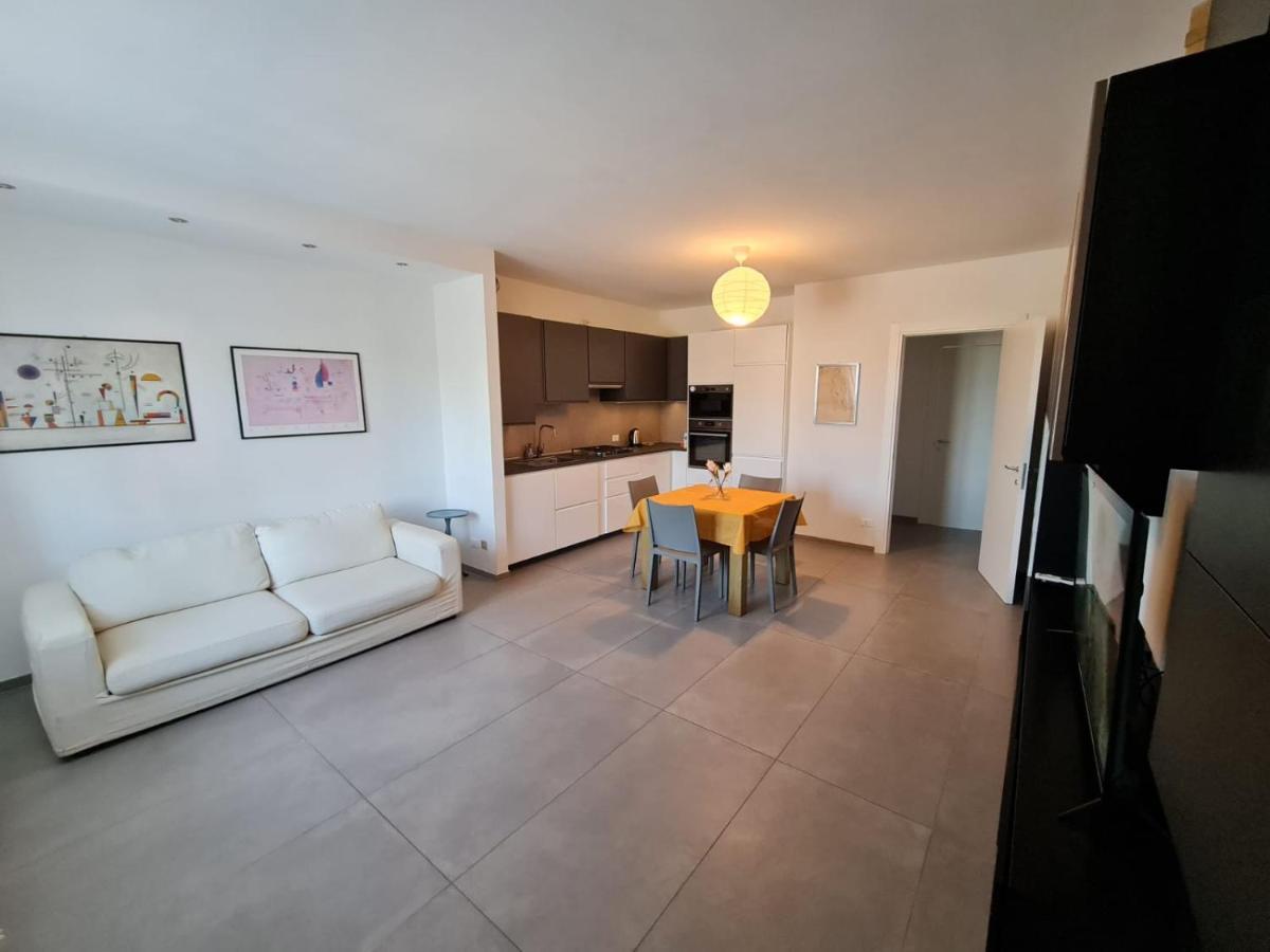 Caky'S House Apartment Desenzano del Garda Luaran gambar